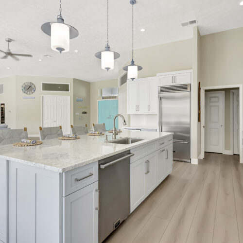 Quartz vs. Granite Countertops: Which is Best for Your Florida Kitchen?